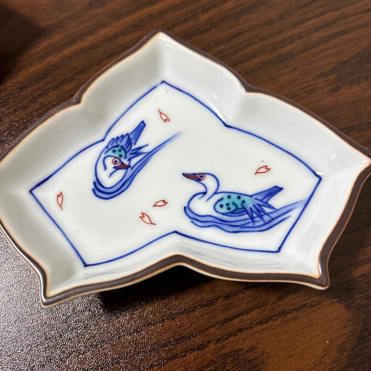 有田焼　十四代辻常陸　宮內(nèi)庁御用達(dá)　染錦　水鳥文　変形皿　銘々皿5客