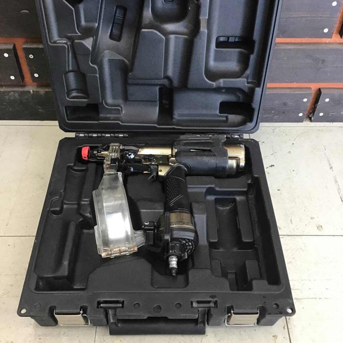 【中古品】 ハイコーキ/HIKOKI ※旧:日立工機 高圧エアネジ打ち機 WF4HS ■送料無料・代引き・店頭受取対応■