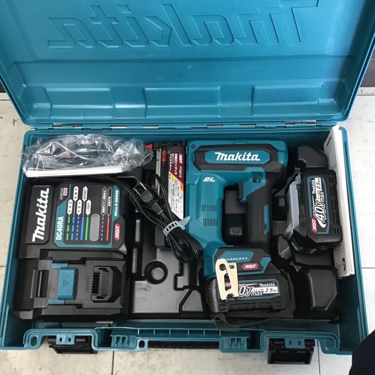 【中古美品】 マキタ/makita コードレスピンネイラ・PT001GRDX ■送料無料・代引き・店頭受取対応■