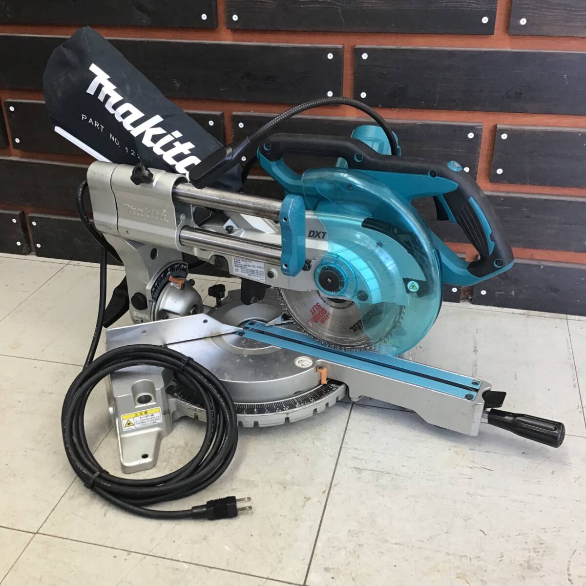 【現状品】 マキタ/makita スライドマルノコ LS0717FL ■送料無料・代引き・店頭受取対応■