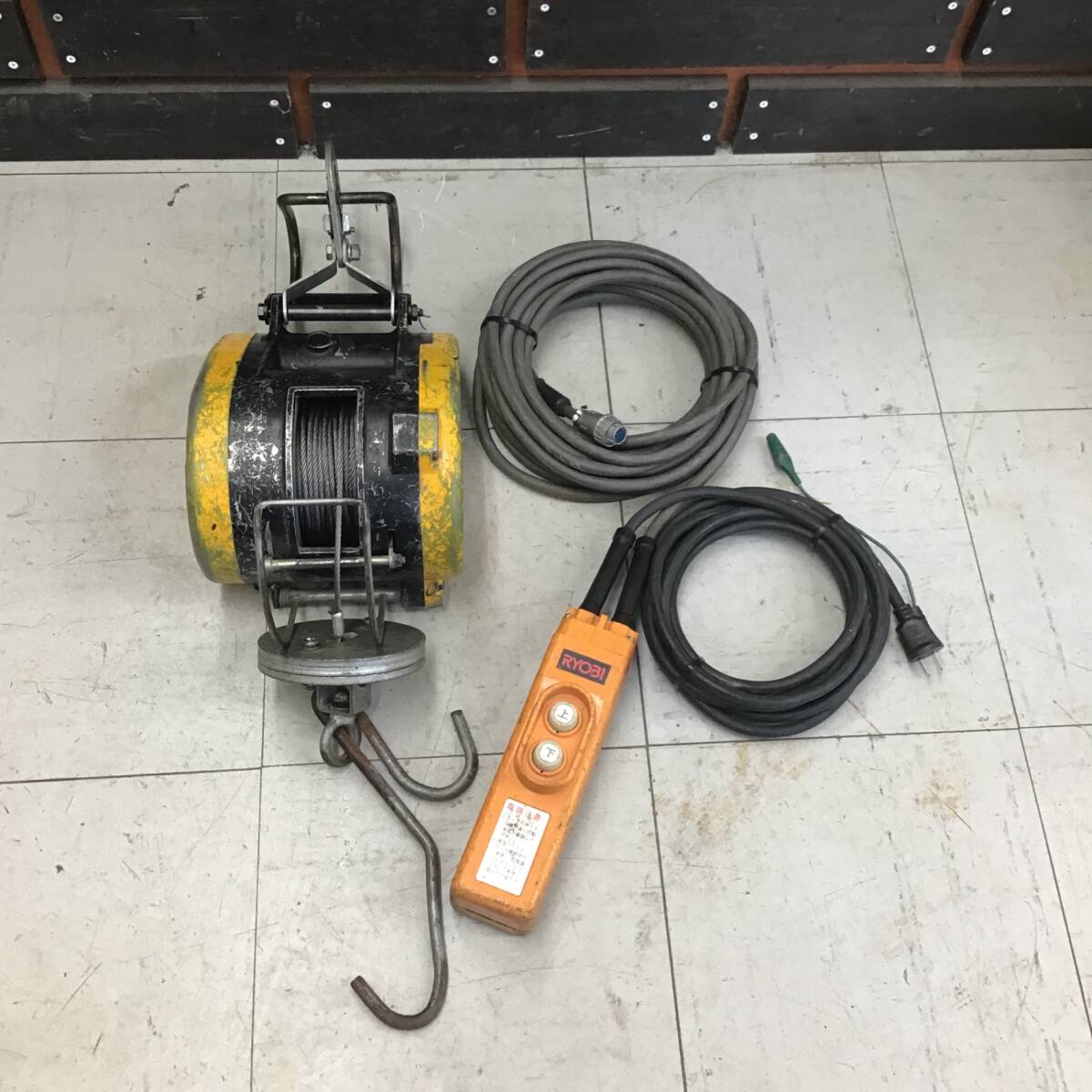 【現状品】 リョービ/RYOBI ウインチ WI-61C(21M) ■送料無料・代引き・店頭受取対応■