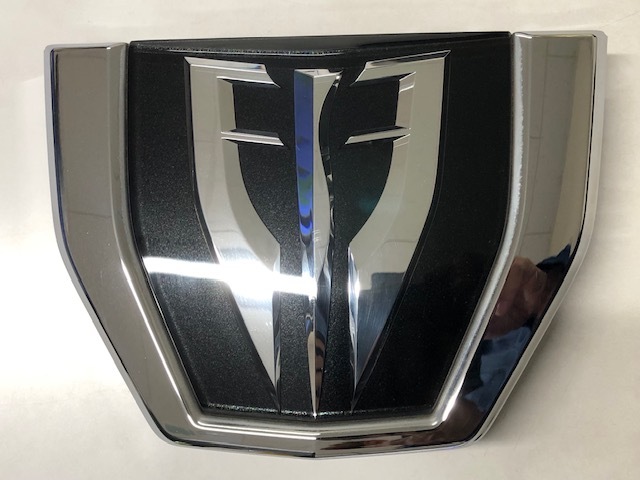 ★送料無料★TOYOTAトヨタ純正 エスクァイア ラジエータグリルエンブレム ★75301-28260