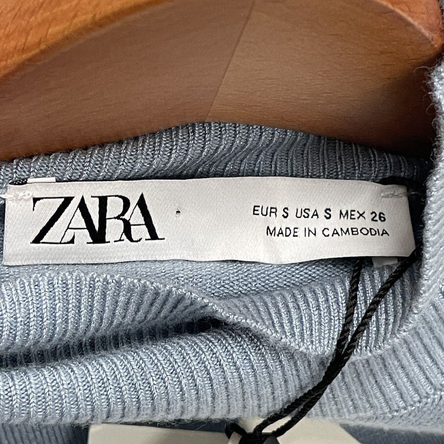 ZARA /S/ ライトブルー ハイネック長袖ニットセーター タグ付き ZARA /S/ ライトブルー ハイネック長袖ニットセーター タグ付き