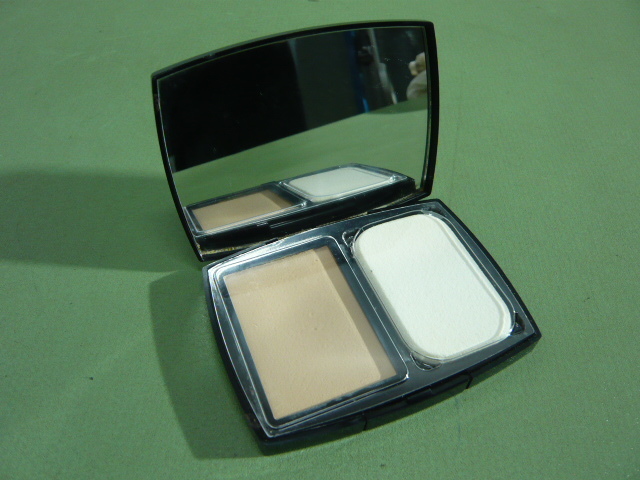 BA64◆シャネル CHANEL ウルトラ ル タン コンパクト B20　使用回数少ない◆中古美品◆送料全国一律￥270円◆ロ1
