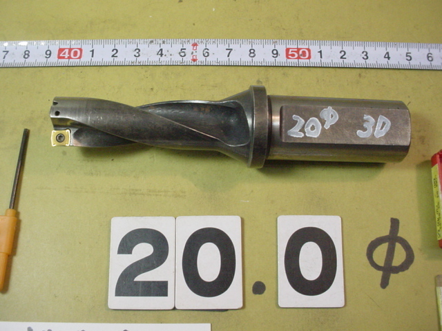 20Φ R416.2-0200L25-31 旧モデル チップ8個付 使用感中古品 20Φ R416.2-0200L25-31 旧モデル チップ8個付 使用感中古品