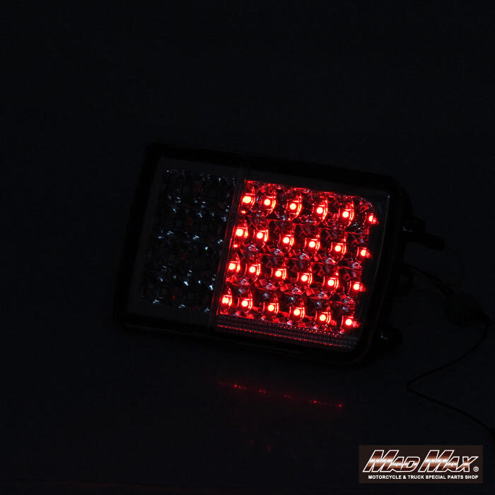 MADMAX LEDテールランプ シーケンシャルウインカー切替式 スモーク/スモーク マツダ スクラムバン DG17V (MM73-D001-03) マッドマックス_画像4