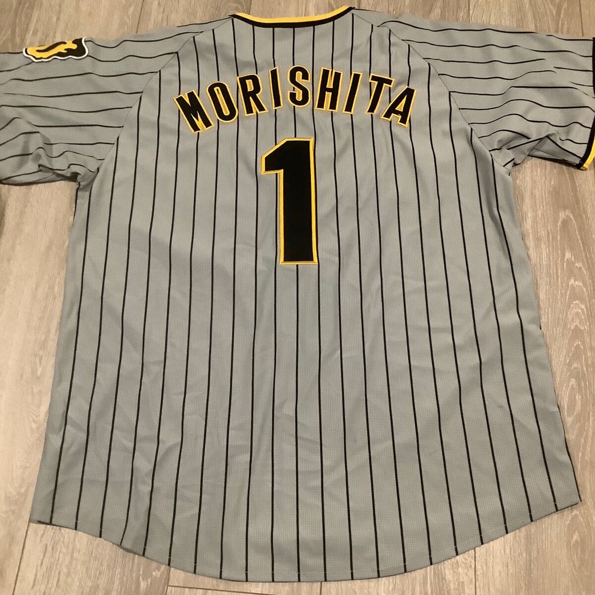 阪神タイガース 森下翔太 レプリカユニフォーム 未開封 新品 M 阪神タイガース 森下翔太 レプリカユニフォーム 未開封 新品 M