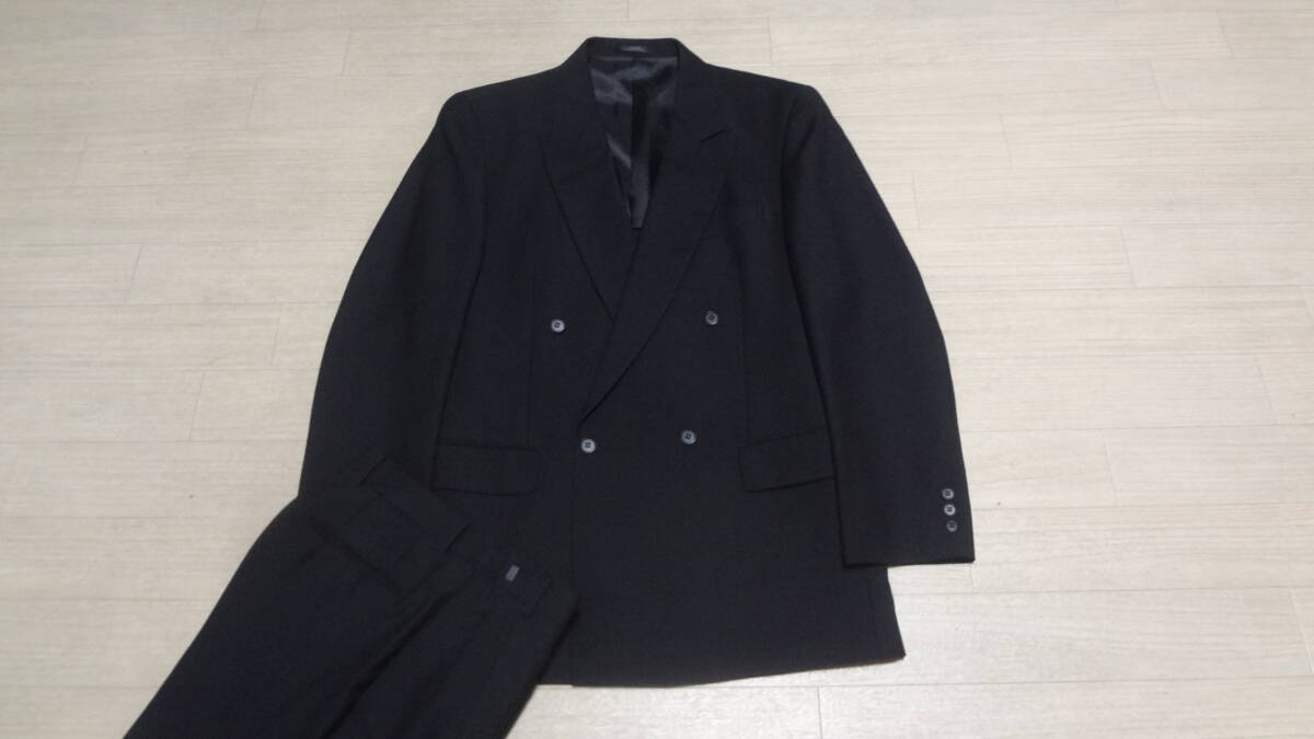 美品180cmW66-78cm☆アジャスター付き★日本製DeluHombre★上質ダブルフォーマルスーツ黒/ブラック冠婚葬祭礼服喪結婚式葬儀★背抜き