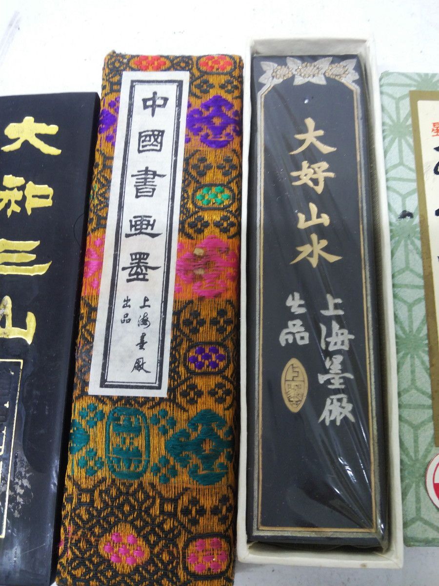 書道具 中国古墨 大好山水 油煙101 上海墨廠 2本132g 1本使用あり 書道墨 大好山水(書道 中国古墨 大好山水 油煙101 未使用 64g 書)
