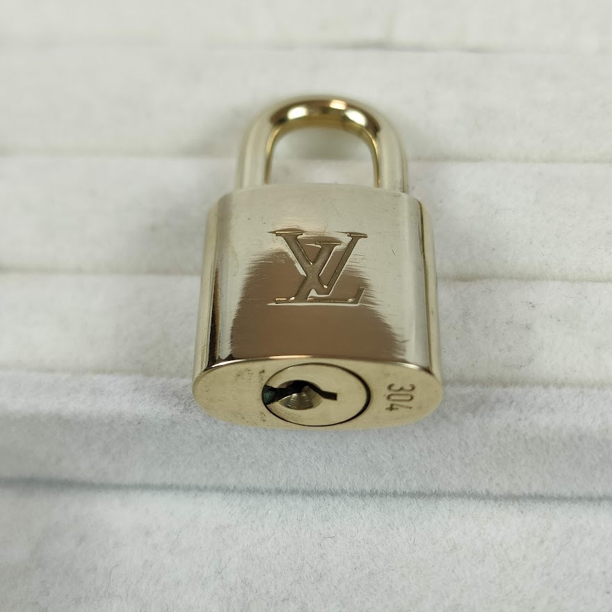 LOUIS VUITTON ルイヴィトン パドロック 南京錠 カデナ 鍵 LOUIS VUITTON ルイヴィトン パドロック 南京錠 カデナ 鍵