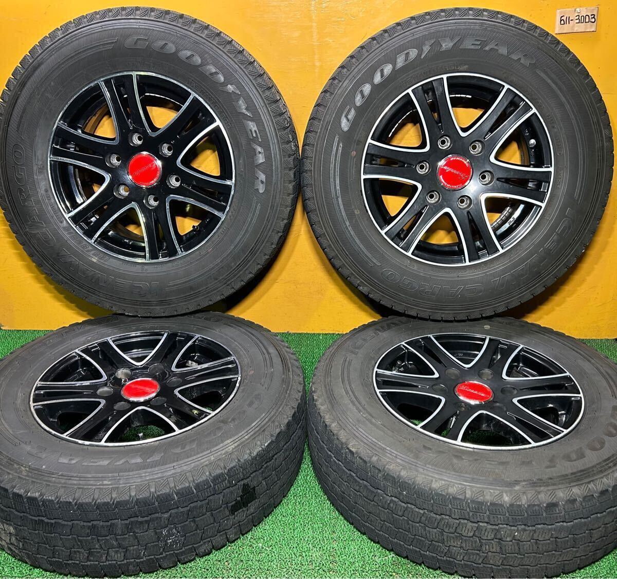 * зимний 195/80R15 107/105L LT GOOD YEAR *HOTSTUFF Exceeder [15×6.0J +33 PCD:139.7×6H диаметр втулки :108mm] Hiace и т.д. 