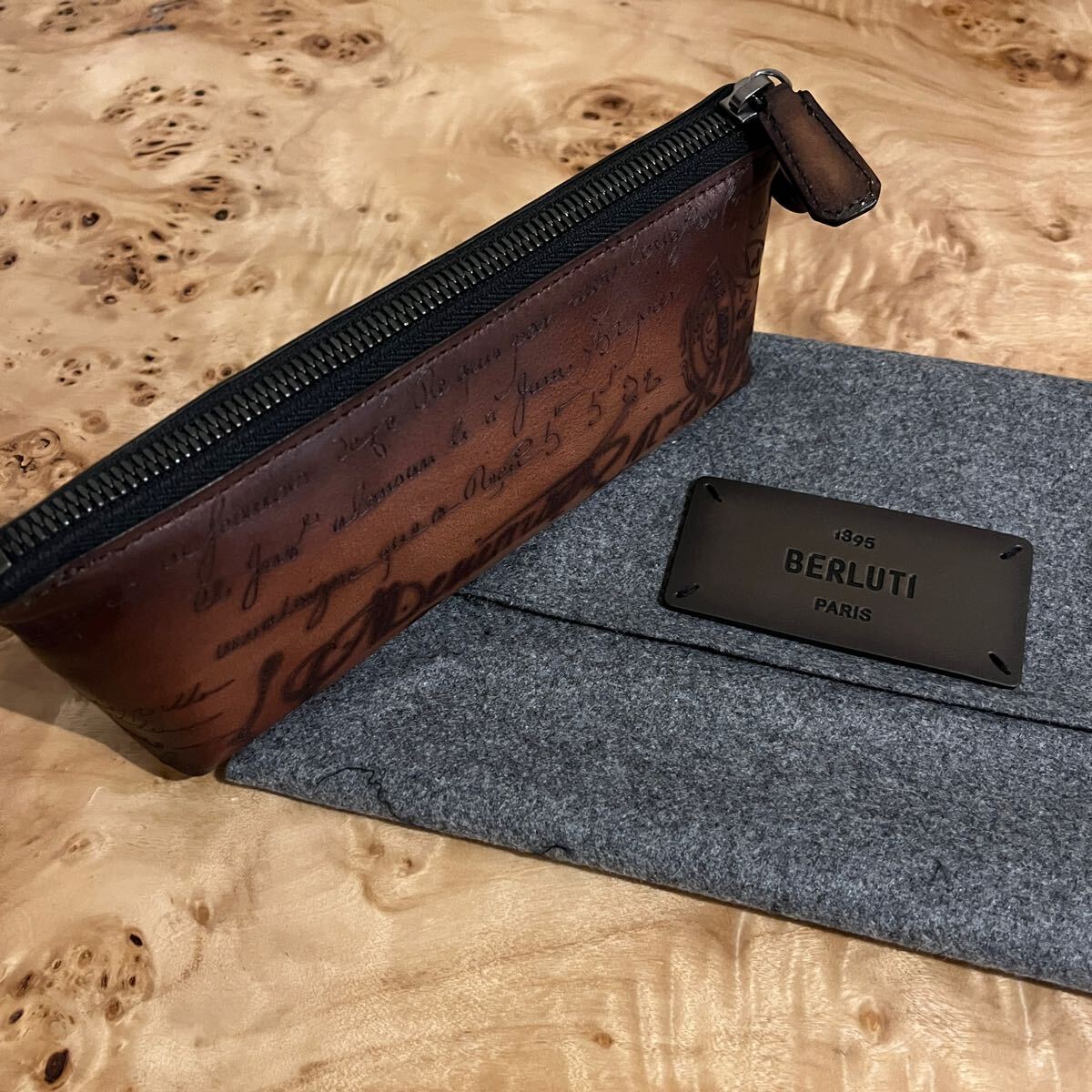 未使用 Berluti ベルルッティ カリグラフィ レザー ペンケース 未使用 Berluti ベルルッティ カリグラフィ レザー ペンケース