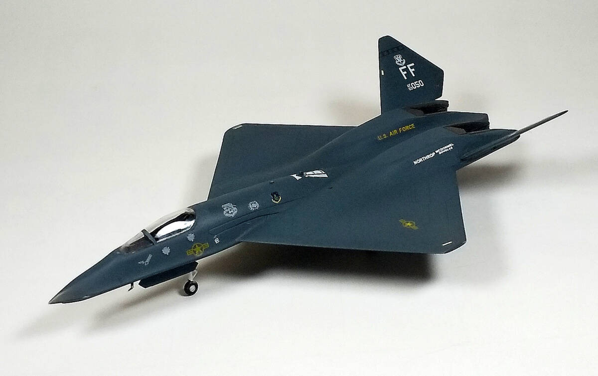 Yahoo!オークション - 完成品・1/144・YF-23・ブラックウィドゥ その