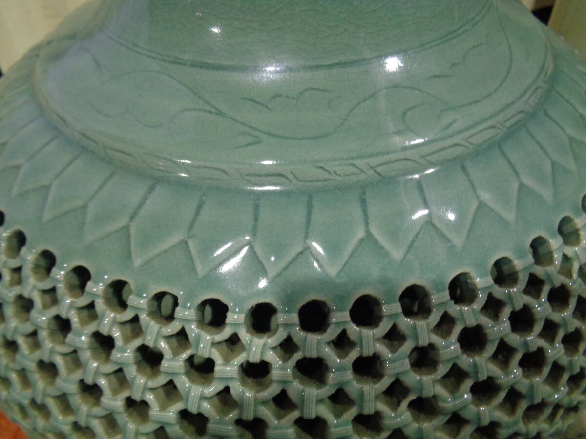 中国工芸 青磁/高麗 芸泉 飾り壺 透かし彫/鶴 古美術 64cm 中国工芸 青磁/高麗 芸泉 飾り壺 透かし彫/鶴 古美術 64cm