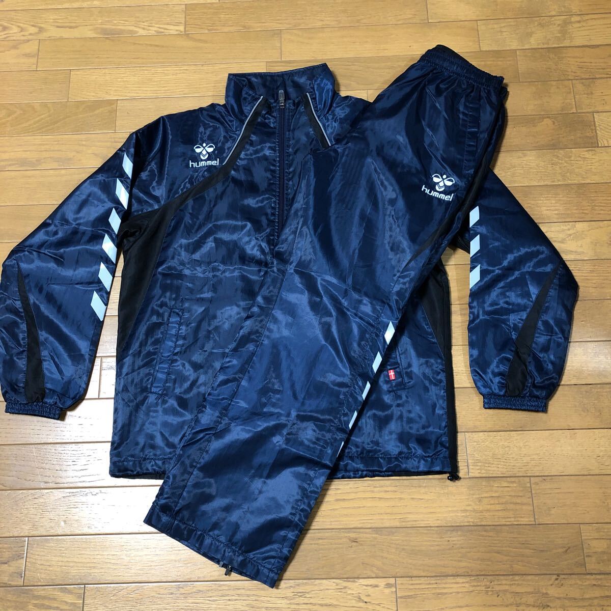 未使用 hummel ヒュンメル ウィンドブレーカー上下セット サイズ 未使用 hummel ヒュンメル ウィンドブレーカー上下セット サイズ