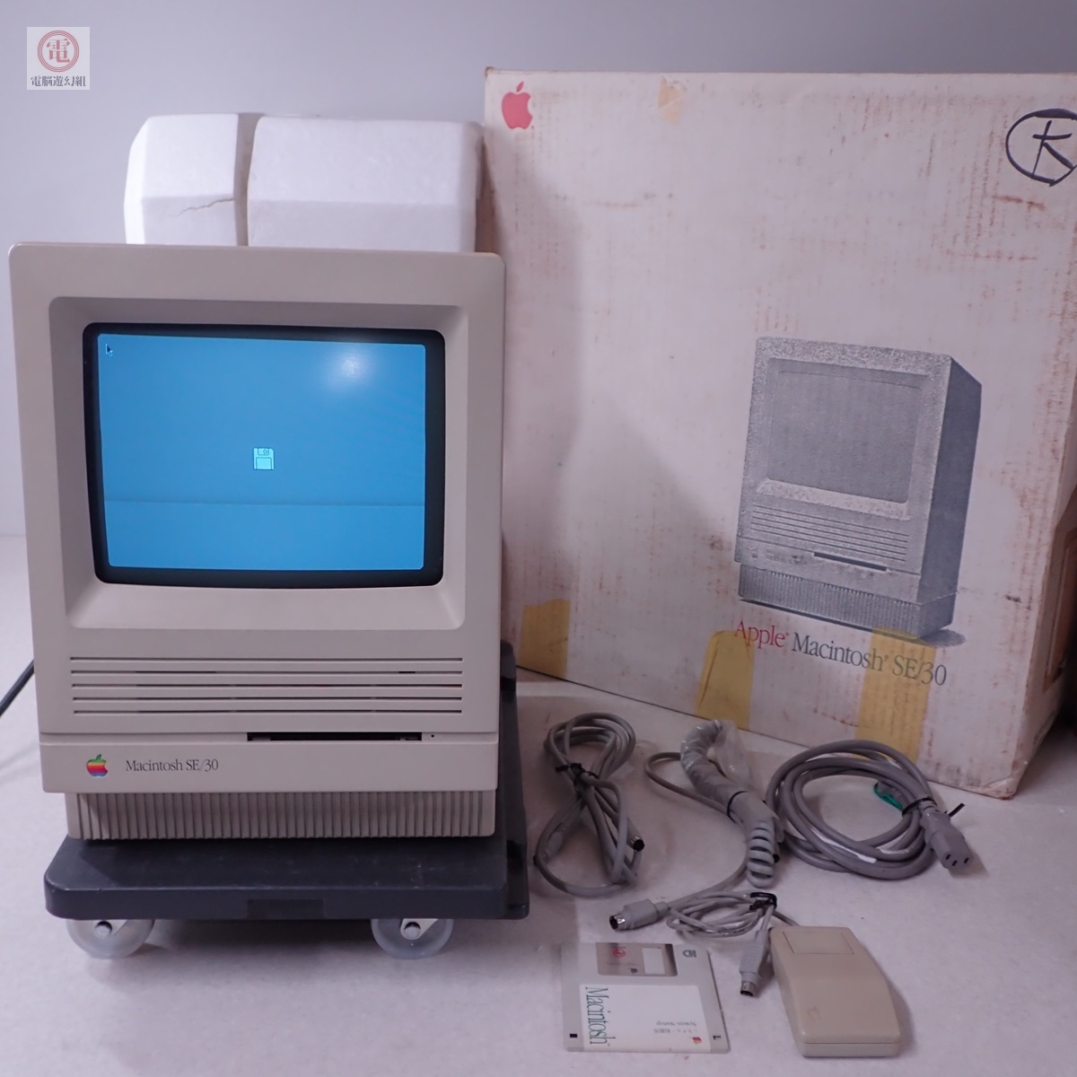 Apple Macintosh SE/30 本体 M5119 HDD無し アップル Apple Macintosh SE/30 本体 M5119 HDD無し アップル