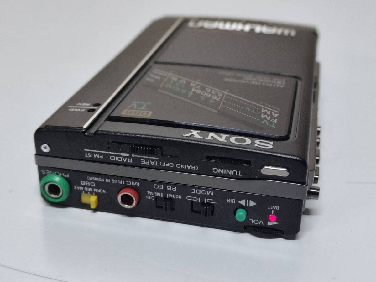 SONY WALKMAN FM/AM 録再機 カセットウォークマン WM-F404 BLACK SONY WALKMAN FM/AM 録再機 カセットウォークマン WM-F404 BLACK