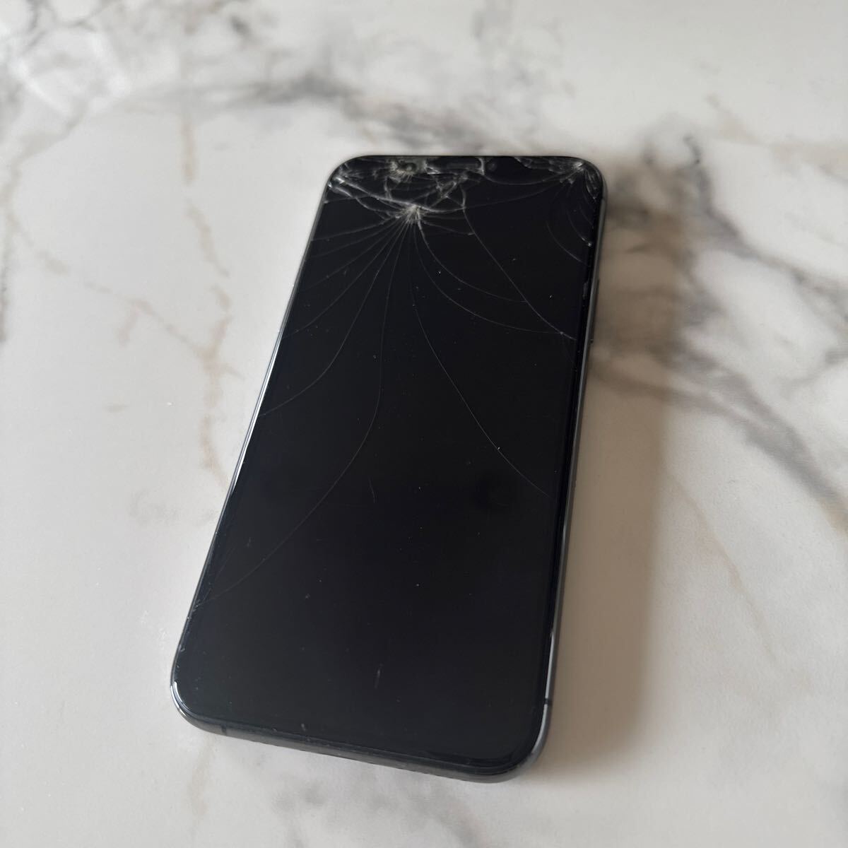 【中古】【送料込み】iPhone 11 Pro SIMフリー SIMロック解除済