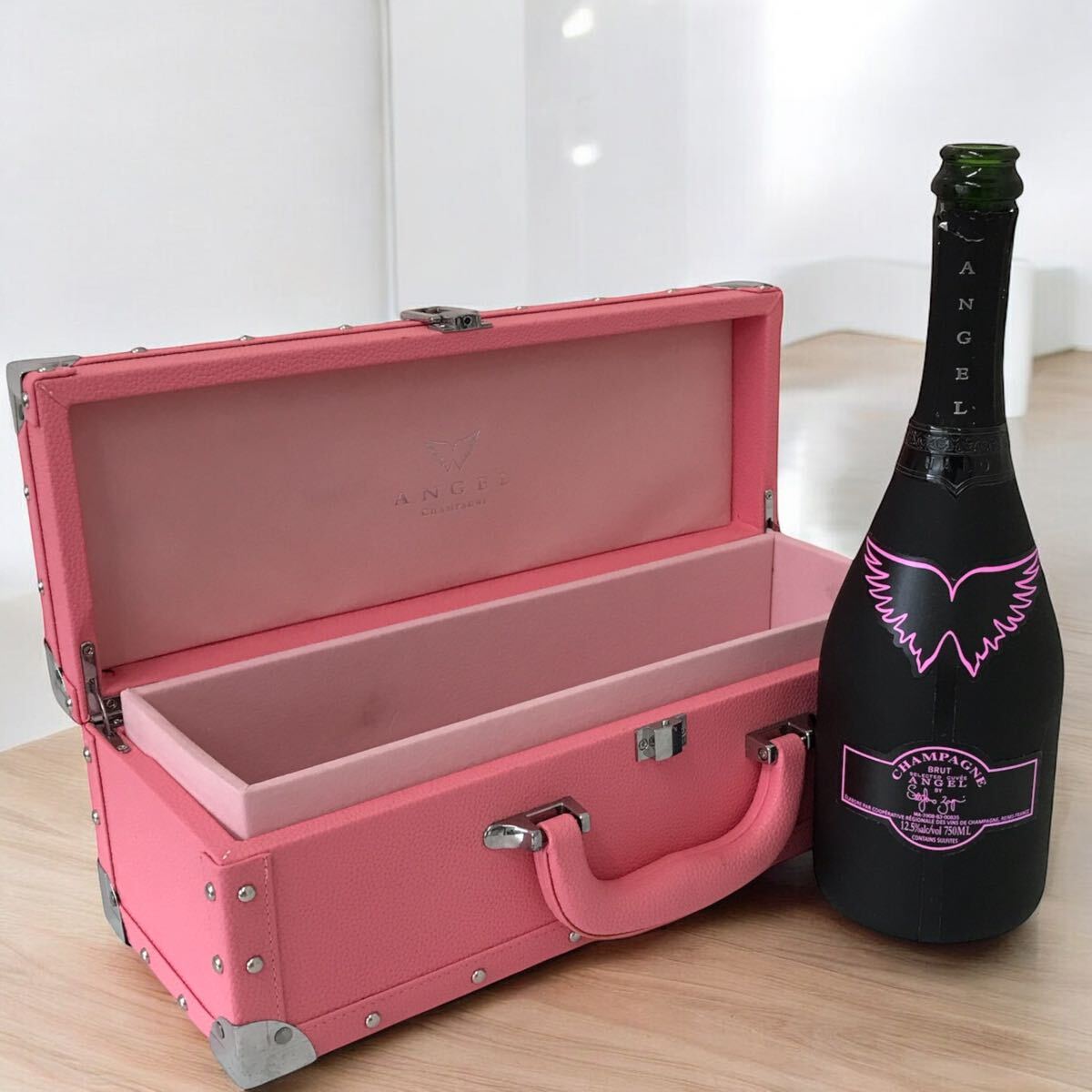 エンジェルシャンパン ピンク 空箱 空瓶付き - 小物入れ エンジェルシャンパン ピンク 空箱 空瓶付き - 小物入れ