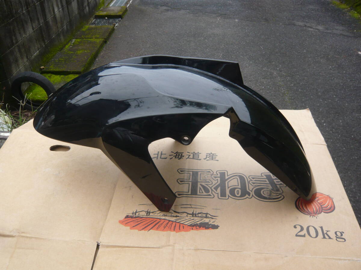 !_K1200RS F крыло чёрный цвет печать 4661 7658992-03 б/у потертость есть большой повреждение нет покраска основа .
