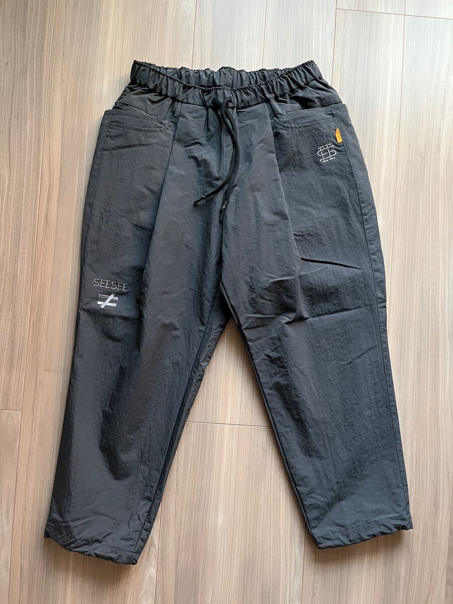 サイズL 新品 SEE SEE WIDE TAPERED EASY PANTS チャコール サイズL 新品 SEE SEE WIDE TAPERED EASY PANTS チャコール