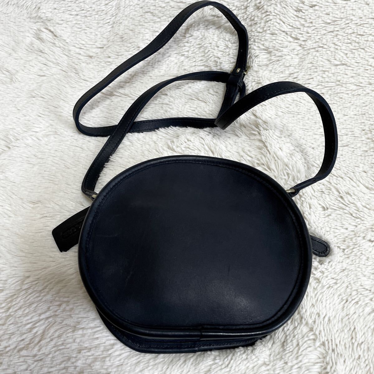 美品 オールドコーチ 丸型 COACH ショルダーバッグ クロスボディ 美品 オールドコーチ 丸型 COACH ショルダーバッグ クロスボディ