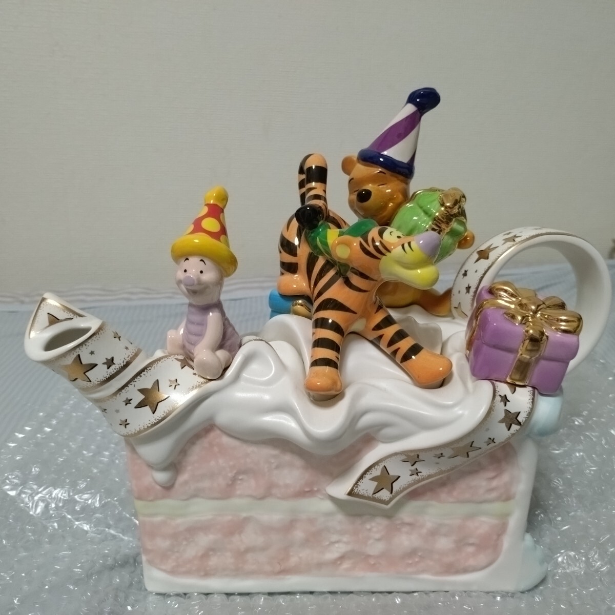 ディズニー　ショーケース　くまのプーさん　プー　陶器　置物　ティーポット ショートケーキ　海外