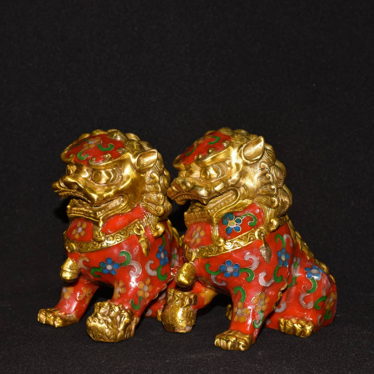 ▽鴻▽ 銅製 景泰藍 琺瑯彩 塗金 獅子一對 置物 古賞物 ▽鴻▽ 銅製 景泰藍 琺瑯彩 塗金 獅子一對 置物 古賞物