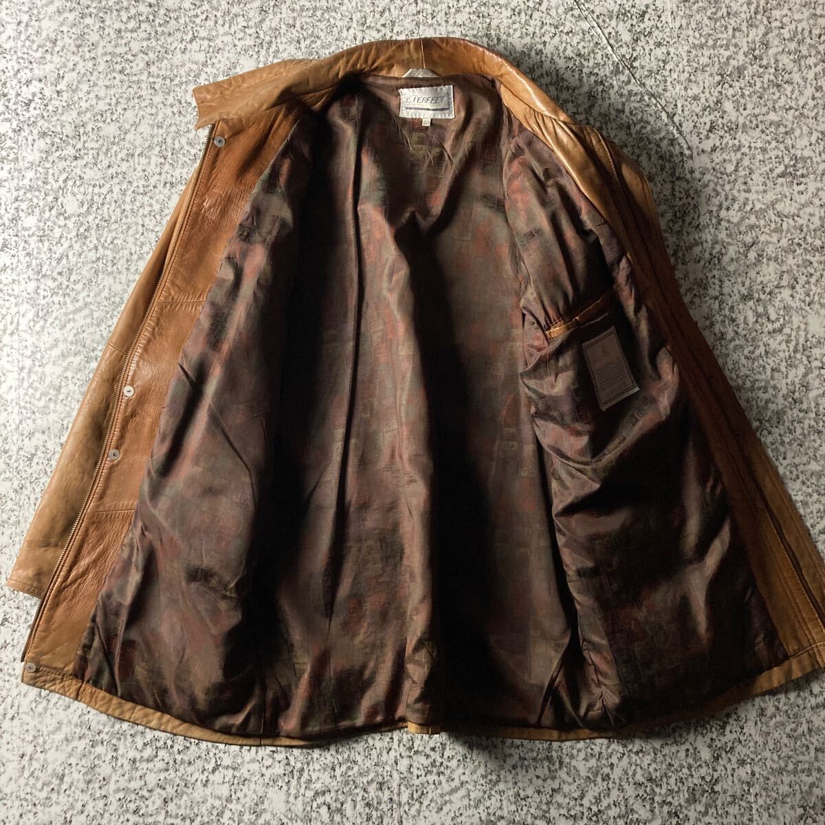 80sヴィンテージ】リアルレザーコート 肩パットGENUINE LEATHER 80sヴィンテージ】リアルレザーコート 肩パットGENUINE LEATHER