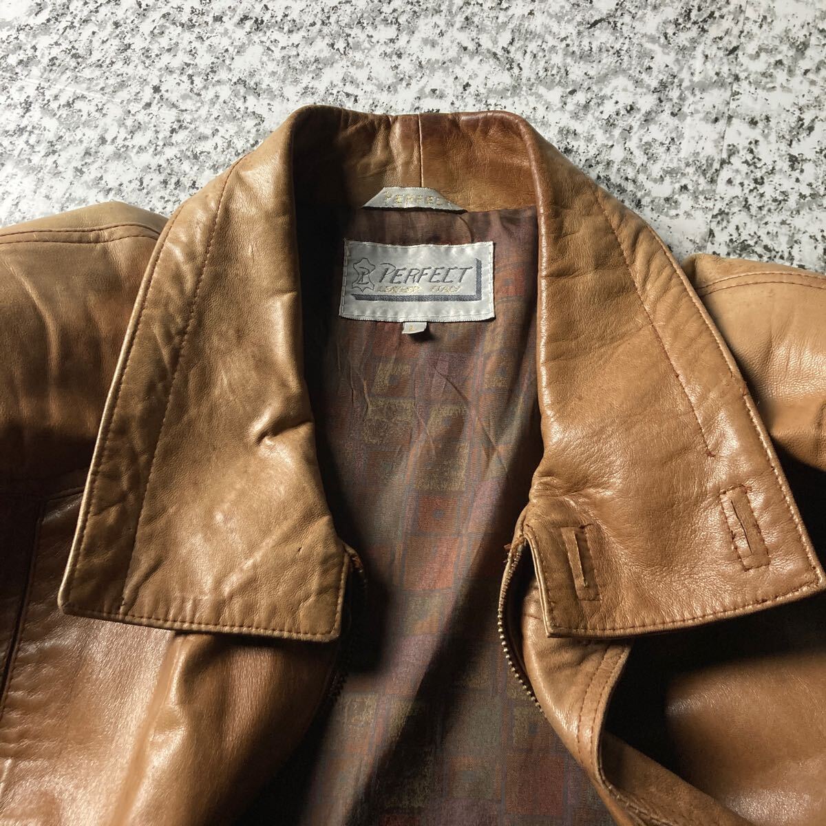 80sヴィンテージ】リアルレザーコート 肩パットGENUINE LEATHER 80sヴィンテージ】リアルレザーコート 肩パットGENUINE LEATHER