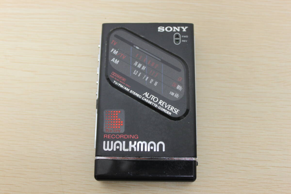 〇中古品 保管品 SONY ソニー WALKMAN ウォークマン WM-F203 電池ボックス付き カセットテープ再生録音ラジオAM/FM/激安1円スタート