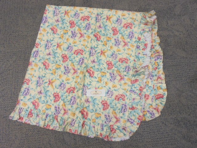【KCM】inte-63★保管品★Mariko London　マルチカバー こたつ ソファーカバー　約160×150cm　クリーム系 花柄　キルティング