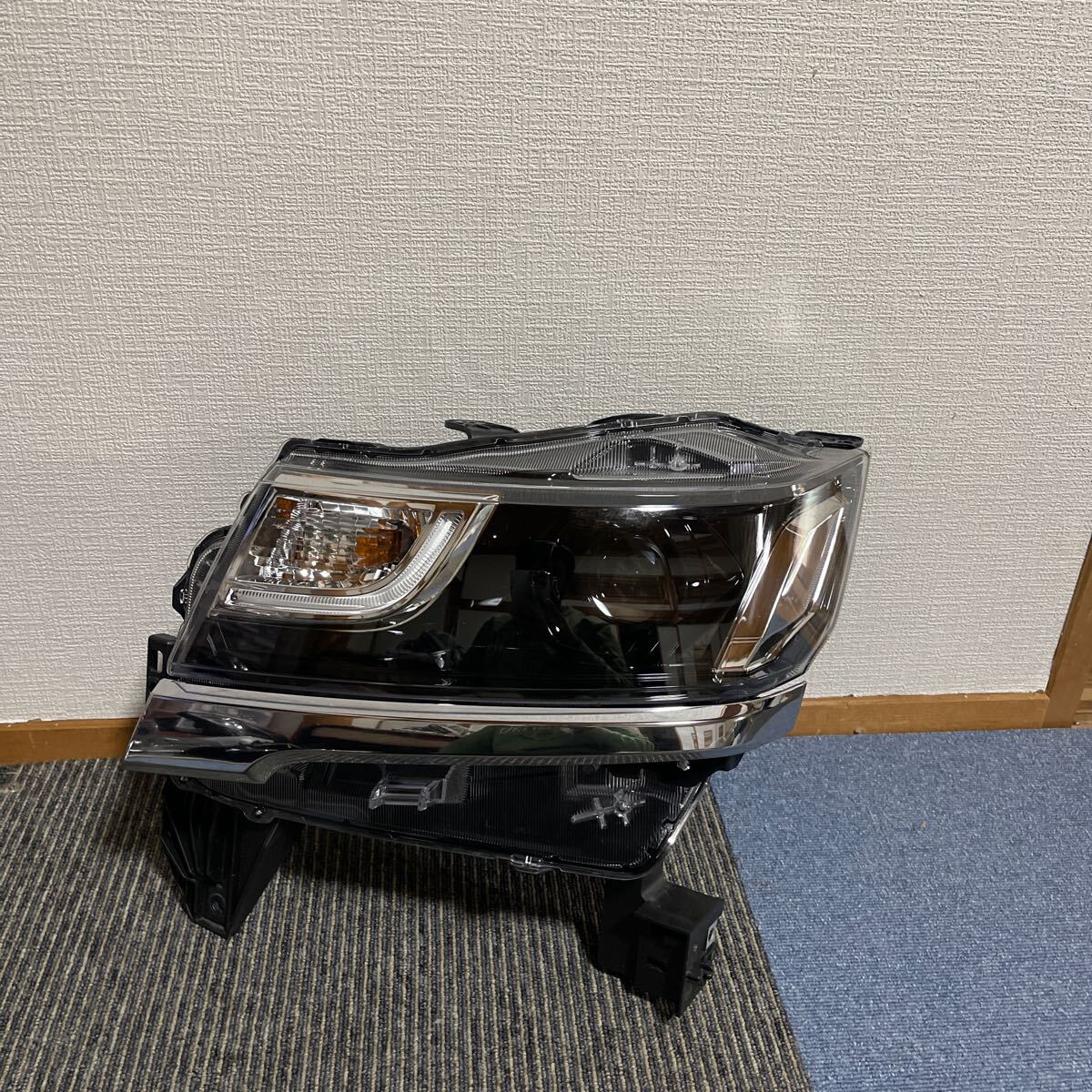 美品 ワゴンR MH55S ハイブリッド ヘッドライト 左 左側 LED