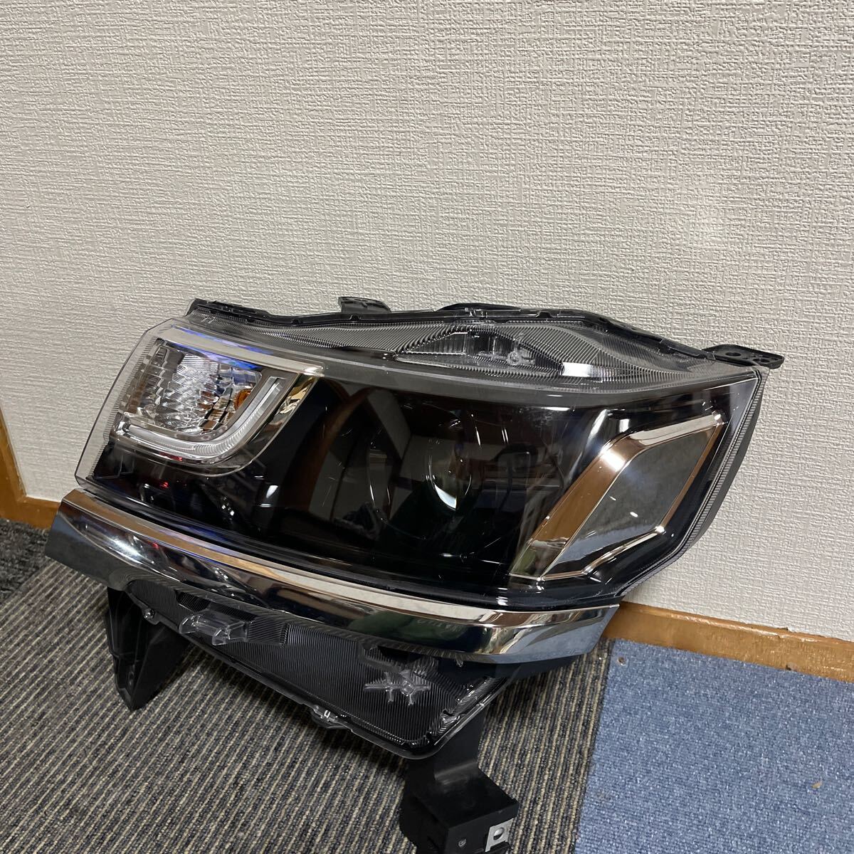 即決 ワゴンR カスタムZ MH55S/MH95S LED 左ヘッドライト 純正 即決 ワゴンR カスタムZ MH55S/MH95S LED 左ヘッドライト 純正