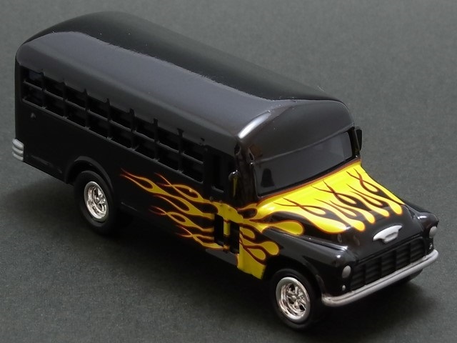 ☆日曜夜☆ルース☆'56 CHEVY SCHOOL BUS☆STREET FREAKS RELEASE 20☆BLACK WITH FLAMES☆JOHNNY LIGHTNING☆1/64