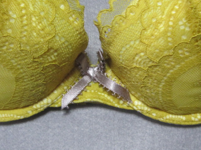 ☆1點(diǎn)のみ！新品！ワコール アンフィ A by amphi「整える」シンプル総レース ブラジャー C75 /からし色?。? bimg=