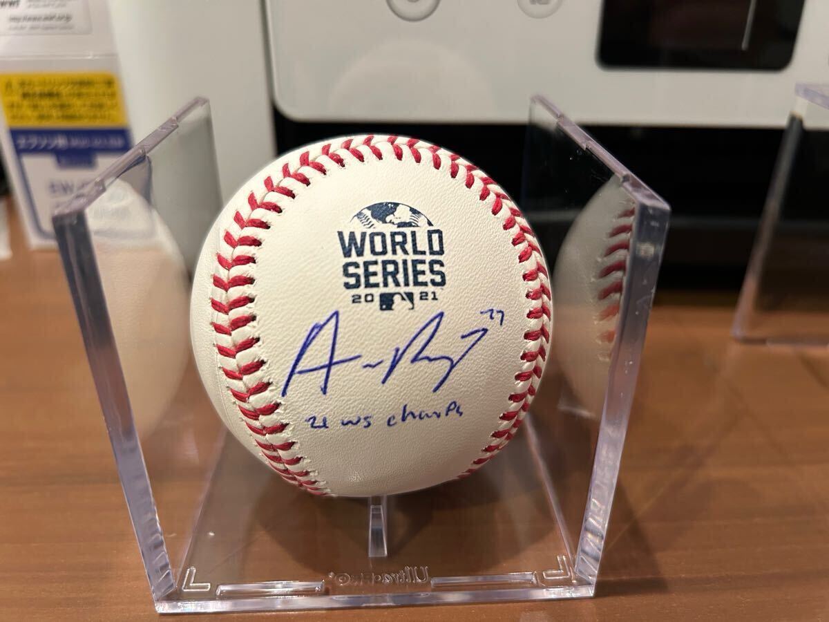 オースティン・ライリー（アトランタ・ブレーブス）直筆サイン入り21年ワールドシリーズ公式球MLB認証ホログラム付き