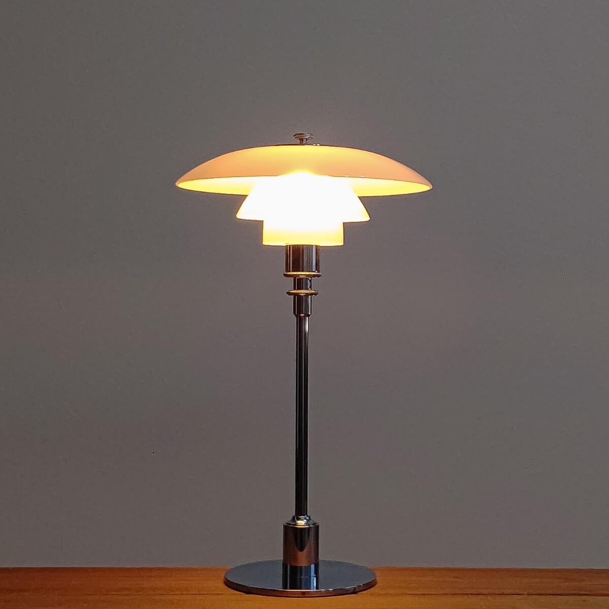 デンマーク製 Louis Poulsen ルイスポールセン PH 2/1 テーブル デンマーク製 Louis Poulsen ルイスポールセン PH 2/1 テーブル