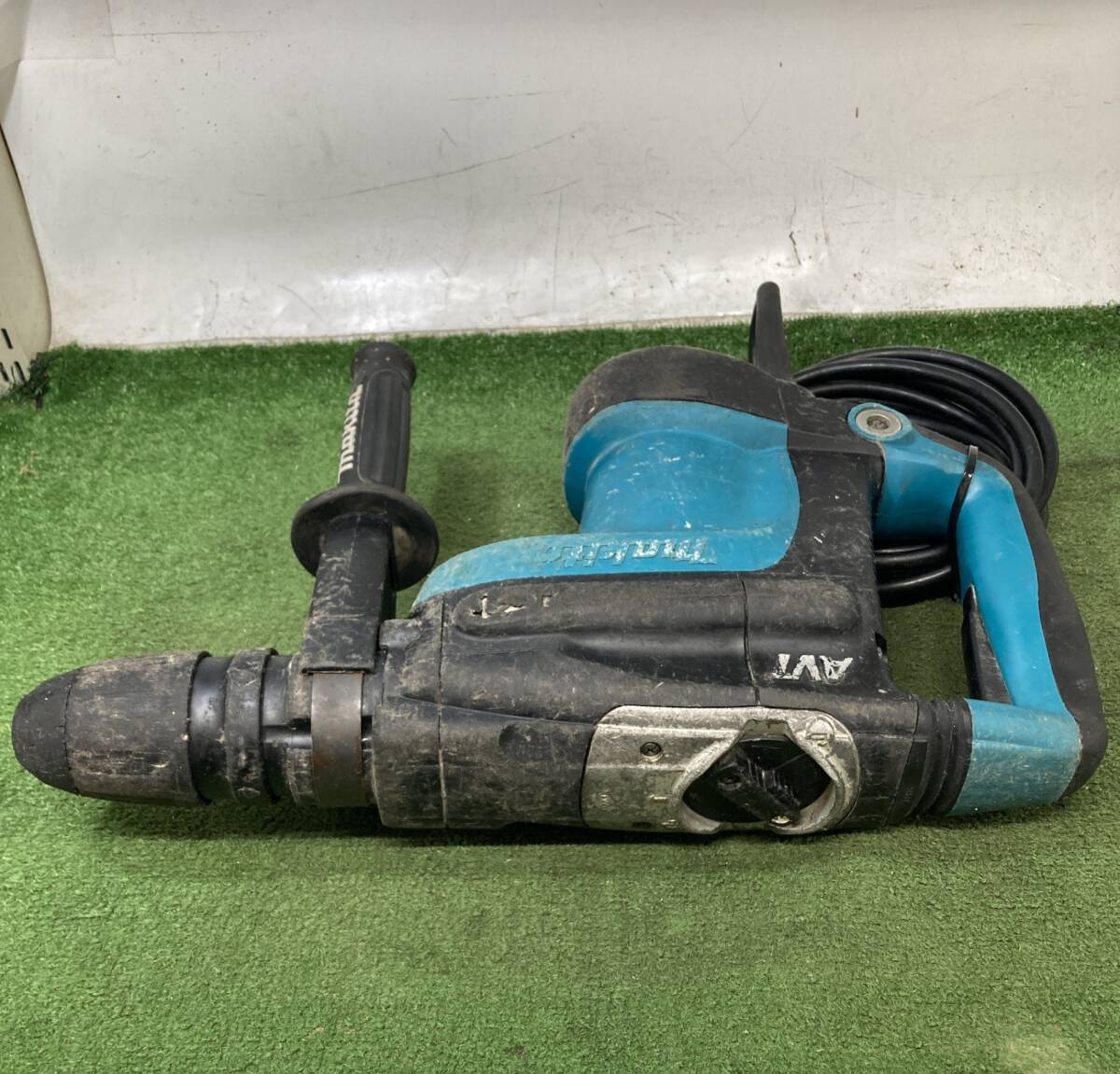 中古品】☆makita(マキタ) 40mmハンマドリル (本体のみ) HR4011C 中古品】☆makita(マキタ) 40mmハンマドリル (本体のみ) HR4011C