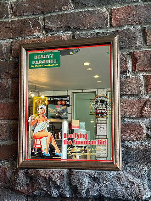 オールドアメリカン　パブミラー　ピンナップガール　（Glorifying AmericanGirl） ■ アメリカン雑貨 アメリカ雑貨