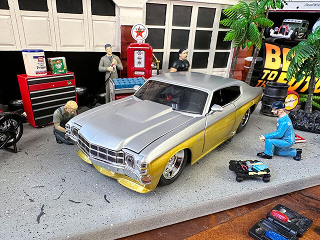 Jada　1970年　シボレー　シェベルSS　ダイキャストミニカー　1/24スケール　（シルバー＆ゴールド）　■　アメリカン雑貨　アメリカ雑貨