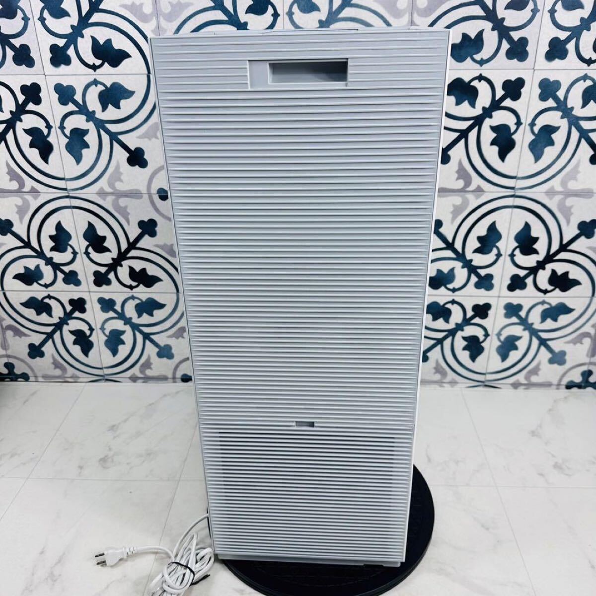 美品 DAIKIN ダイキン 空気清浄機 加湿機能付き MCK70YKS-W 2022 美品 DAIKIN ダイキン 空気清浄機 加湿機能付き MCK70YKS-W 2022