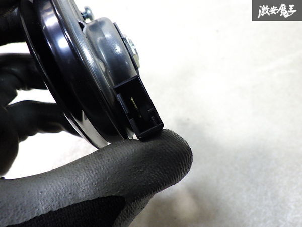 с гарантией звук OK Toyota оригинальный ZRR80W ZRR85W 80 Noah Voxy Esquire обычный звуковой сигнал Claxon . звук машина 1 шт одиночный 86520-20300