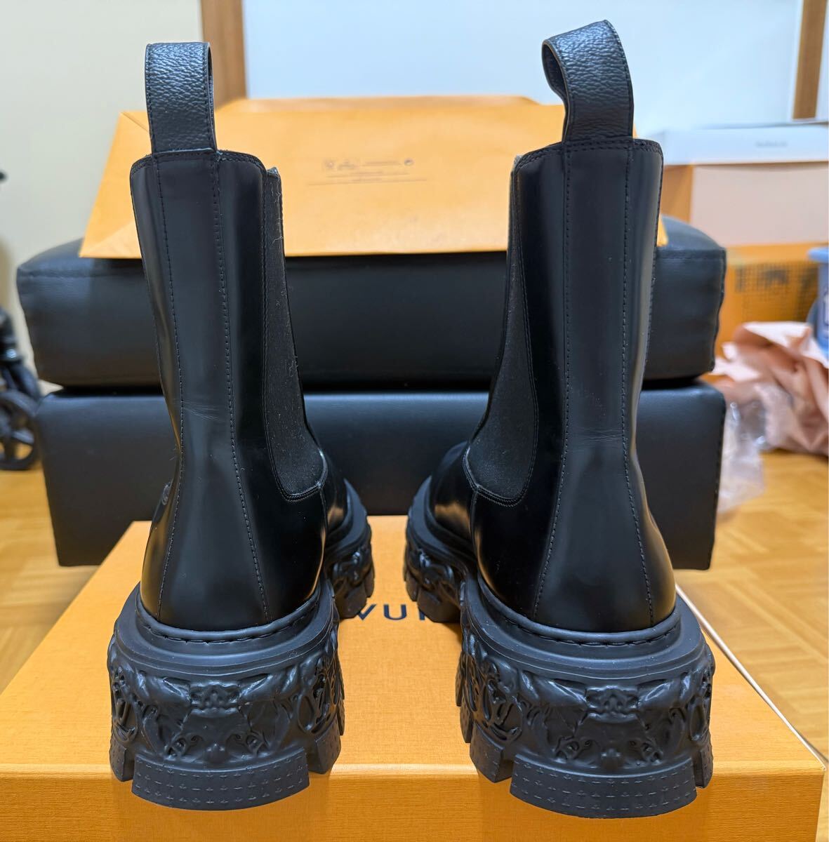 国内正規品】【新品未使用】ルイヴィトンバロックラインブーツ 国内正規品】【新品未使用】ルイヴィトンバロックラインブーツ