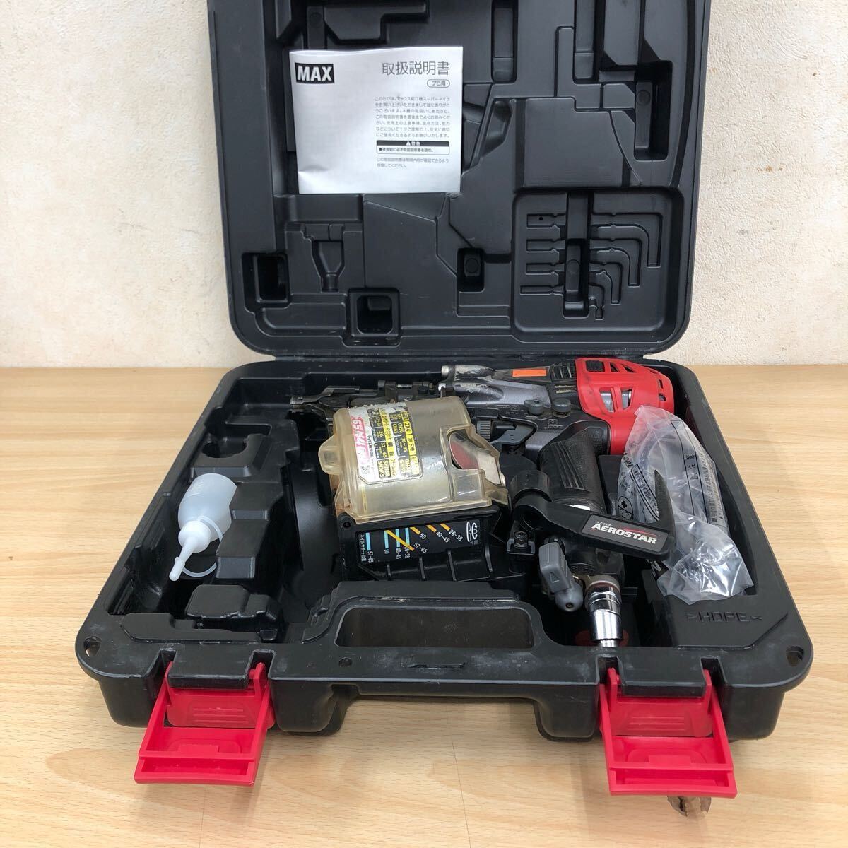 中古品 マックス MAX 釘打機 スーパーネイラ HN-65N4(D)-G ケース付き エアーツール・エア釘打機