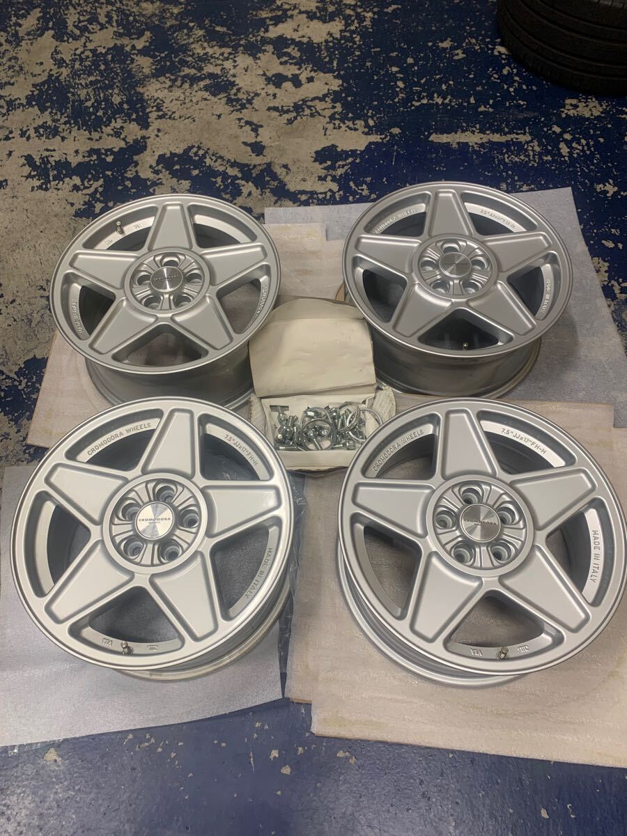 VOLVO用17インチ　クロモドラホイール展示品4本新品