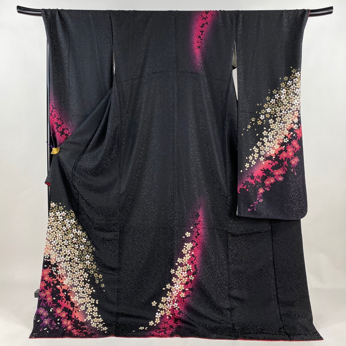 振袖 身丈183.5cm 裄丈73cm L 袷 桜 シルエット 銀通し 金銀彩 黒 振袖 身丈183.5cm 裄丈73cm L 袷 桜 シルエット 銀通し 金銀彩 黒