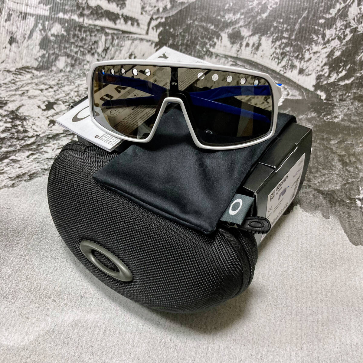 新品 OAKLEY Sutro Eyeshade Heritage Colors Collection 新品 OAKLEY Sutro Eyeshade Heritage Colors Collection