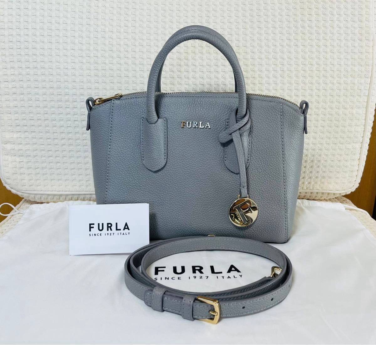 FURLA フルラ テッサ ミニサッチェル グレー ハンドバッグ FURLA フルラ テッサ ミニサッチェル グレー ハンドバッグ
