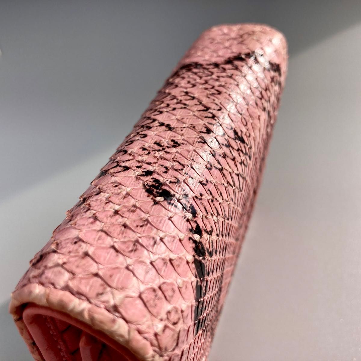 希少 GUCCI グッチ 二つ折り財布 GGマーモント パイソン 小型 希少 GUCCI グッチ 二つ折り財布 GGマーモント パイソン 小型